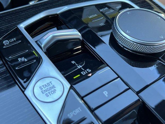 new 2026 BMW X7 car, priced at $100,130