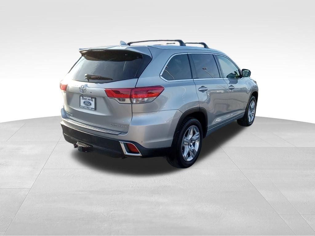 used 2018 Toyota Highlander car, priced at $30,373