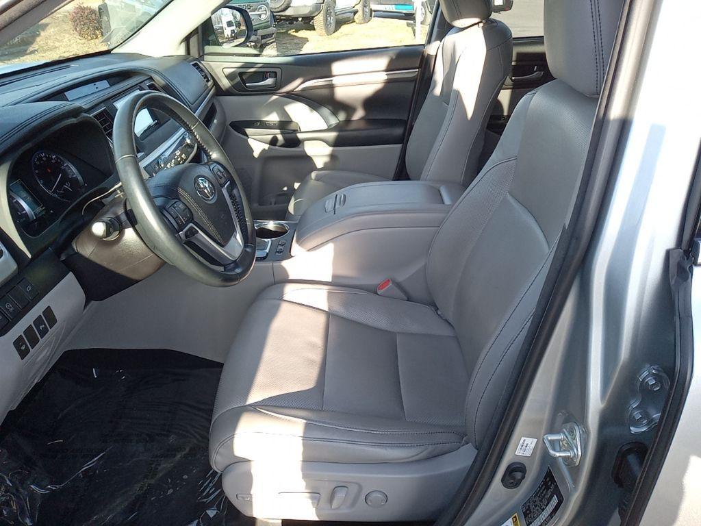 used 2018 Toyota Highlander car, priced at $30,373