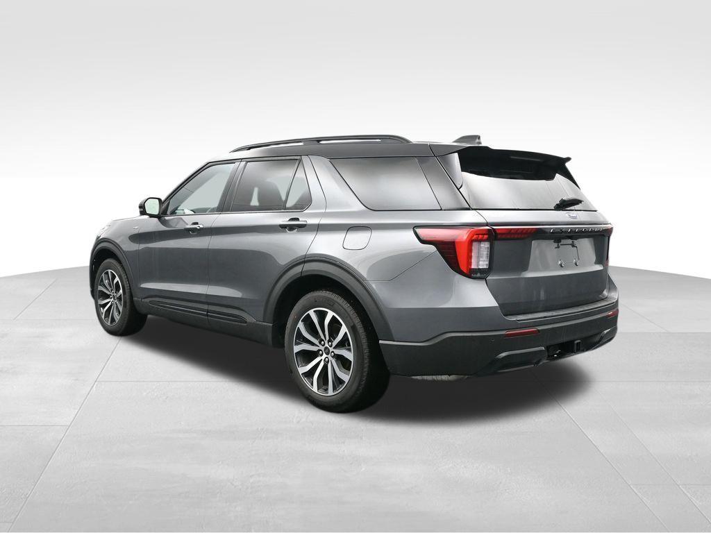 new 2025 Ford Explorer car, priced at $49,357