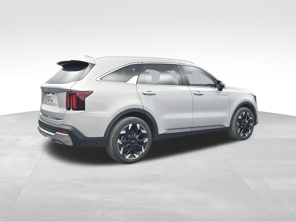 used 2024 Kia Sorento car, priced at $34,373