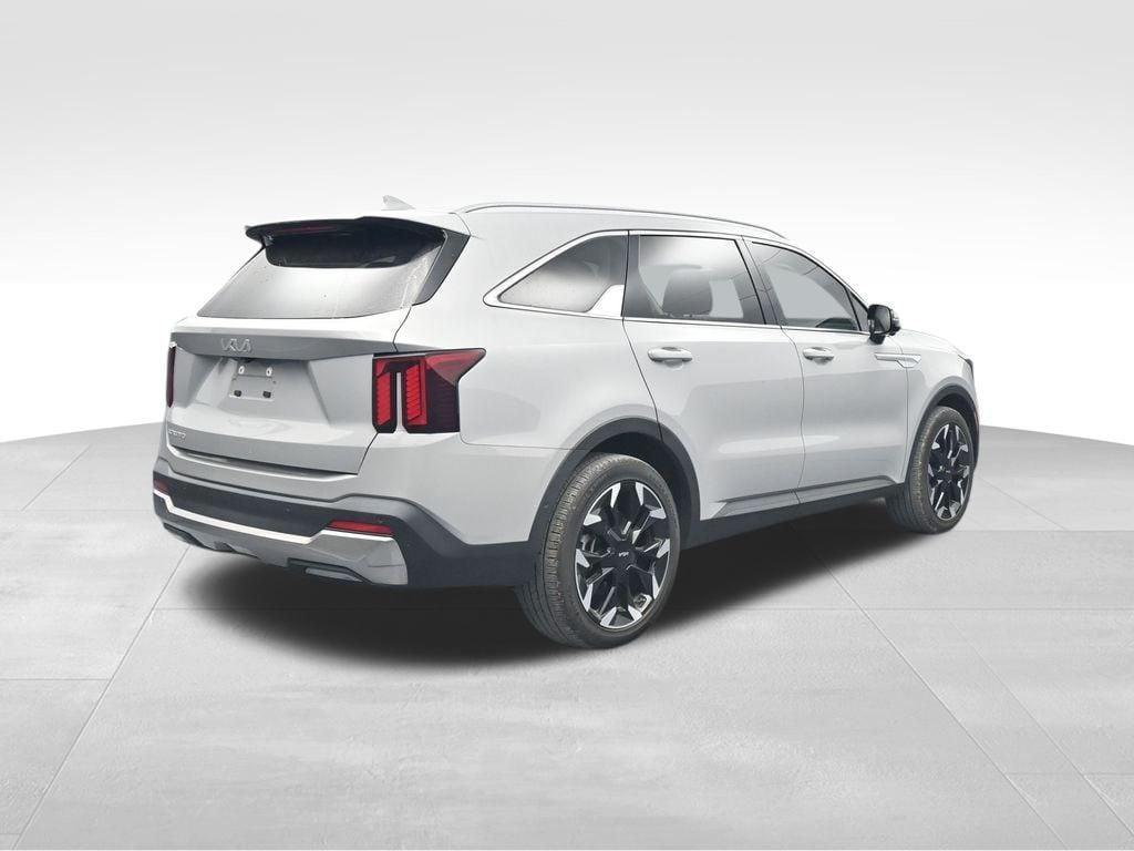 used 2024 Kia Sorento car, priced at $34,373