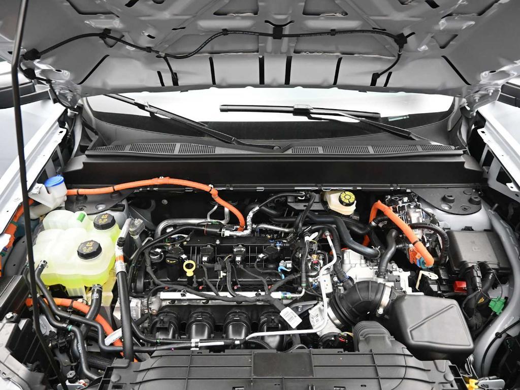 new 2025 Ford Maverick car, priced at $37,040