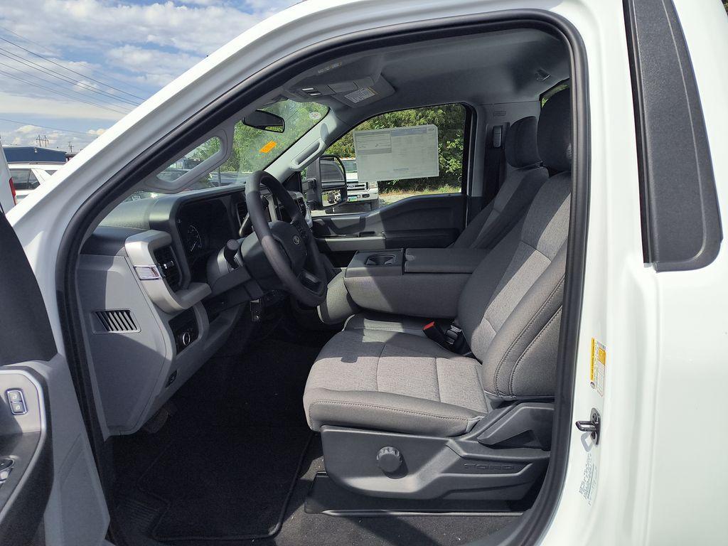 new 2025 Ford F-350 car, priced at $56,615