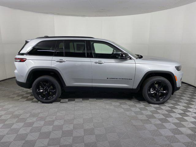 new 2025 Jeep Grand Cherokee car, priced at $42,810