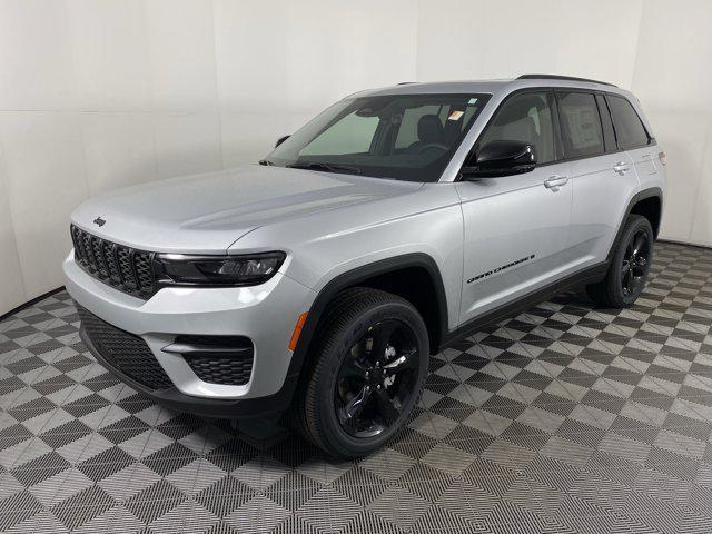 new 2025 Jeep Grand Cherokee car, priced at $42,810