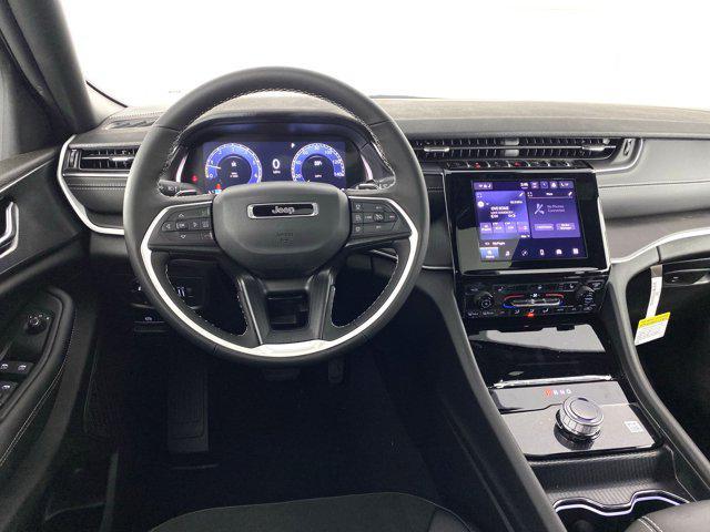 new 2025 Jeep Grand Cherokee car, priced at $42,810