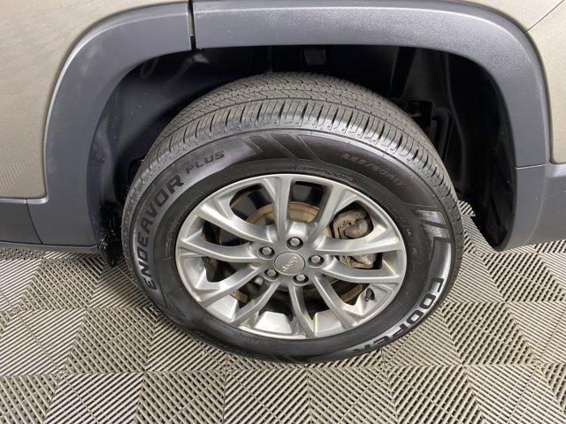 used 2019 Jeep Cherokee car, priced at $18,600