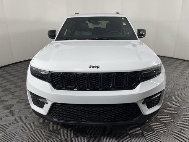 new 2025 Jeep Grand Cherokee car, priced at $41,295