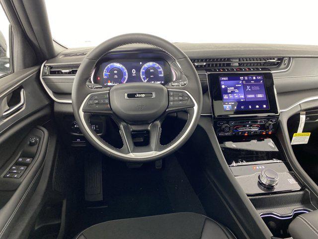 new 2025 Jeep Grand Cherokee car, priced at $41,295