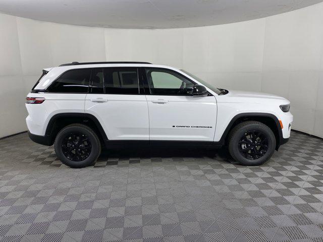 new 2025 Jeep Grand Cherokee car, priced at $41,295