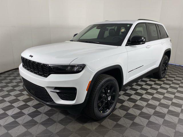 new 2025 Jeep Grand Cherokee car, priced at $40,098