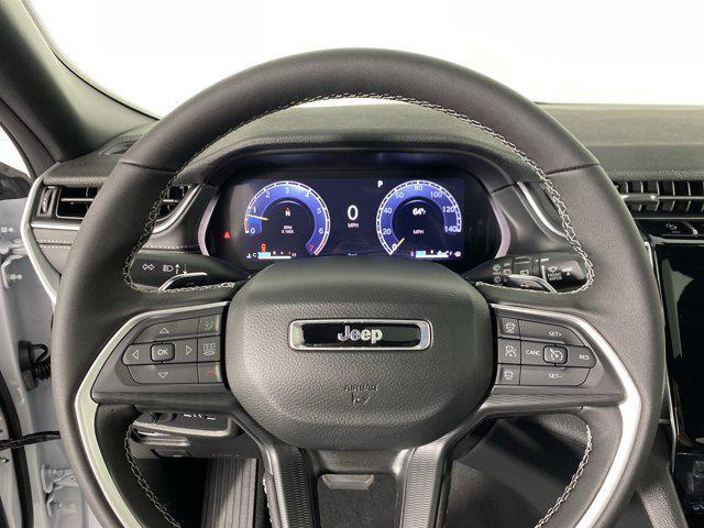 new 2025 Jeep Grand Cherokee car, priced at $40,098