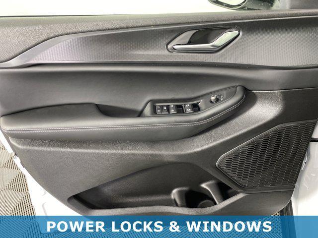 new 2025 Jeep Grand Cherokee car, priced at $40,098