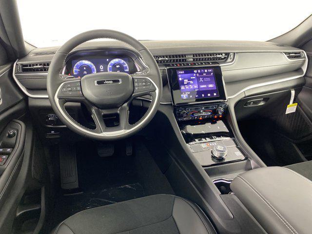 new 2025 Jeep Grand Cherokee car, priced at $40,098