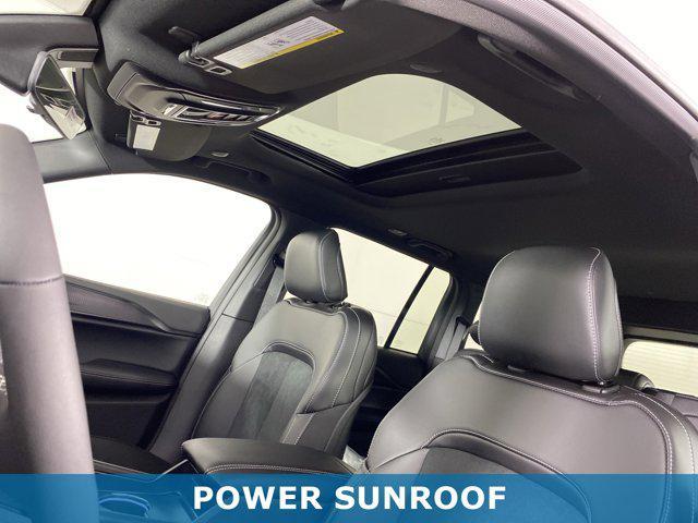 new 2025 Jeep Grand Cherokee car, priced at $40,098