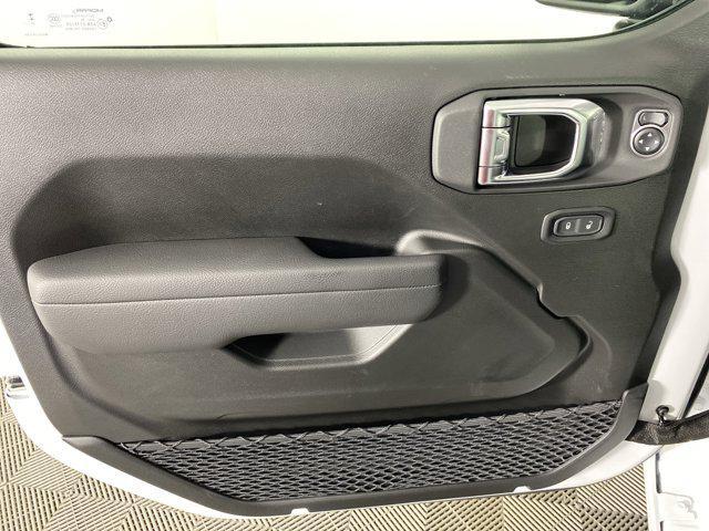 new 2025 Jeep Wrangler car, priced at $46,321