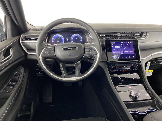 new 2025 Jeep Grand Cherokee car, priced at $43,210