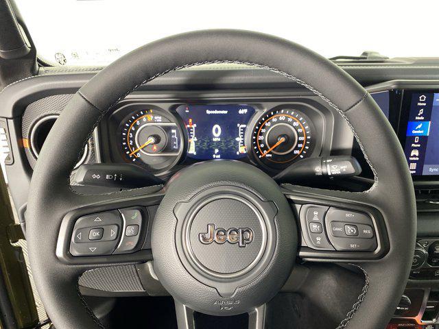 new 2025 Jeep Gladiator car, priced at $48,677