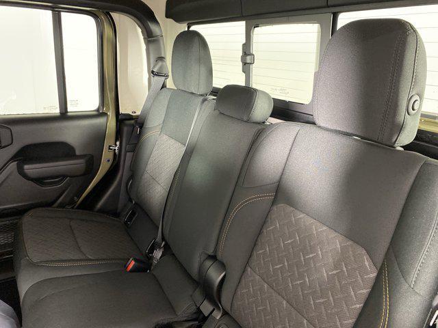 new 2025 Jeep Gladiator car, priced at $48,677