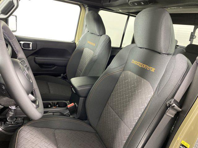 new 2025 Jeep Gladiator car, priced at $48,677