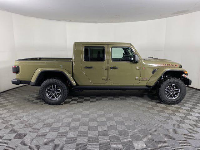 new 2025 Jeep Gladiator car, priced at $48,677