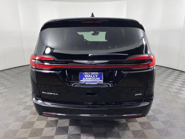 new 2025 Chrysler Pacifica car, priced at $44,345