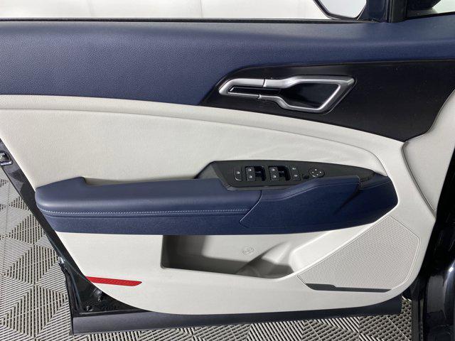 used 2023 Kia Sportage Hybrid car, priced at $25,000