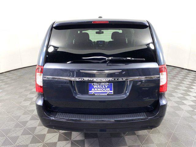 used 2014 Chrysler Town & Country car, priced at $7,588