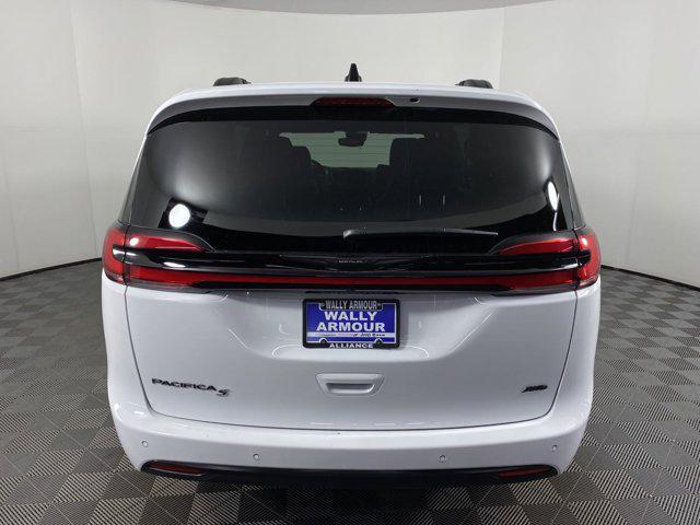 new 2024 Chrysler Pacifica car, priced at $41,095