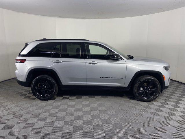 used 2022 Jeep Grand Cherokee car, priced at $33,600