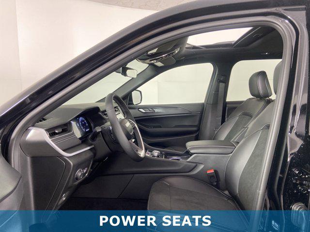 new 2025 Jeep Grand Cherokee car, priced at $41,004