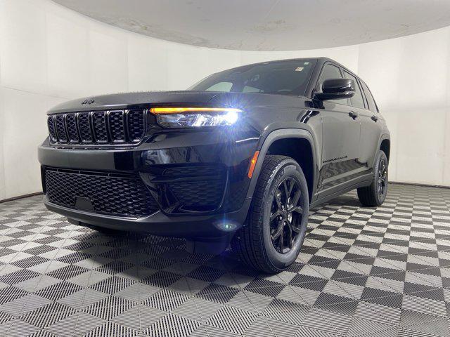 new 2025 Jeep Grand Cherokee car, priced at $41,004