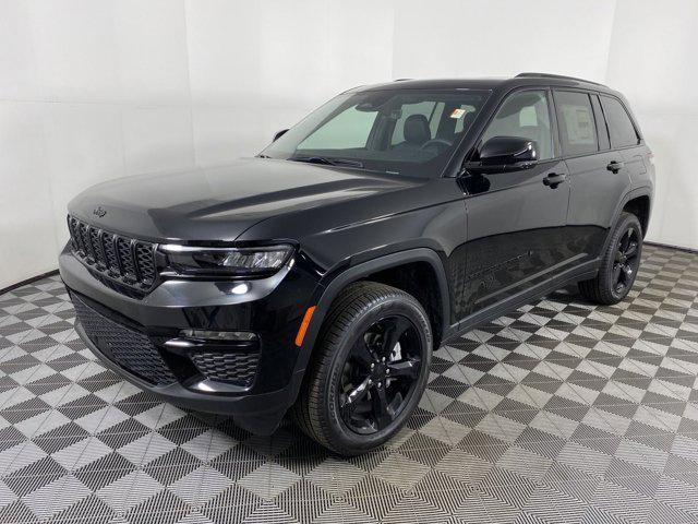 new 2025 Jeep Grand Cherokee car, priced at $48,261