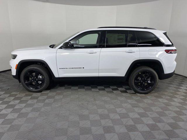 new 2025 Jeep Grand Cherokee car, priced at $45,687