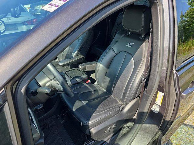 used 2021 Chrysler Pacifica car, priced at $29,100