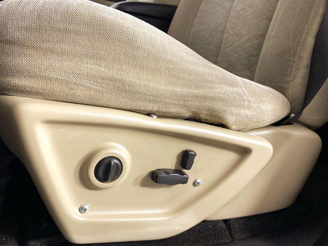 used 2005 GMC Envoy car, priced at $3,288