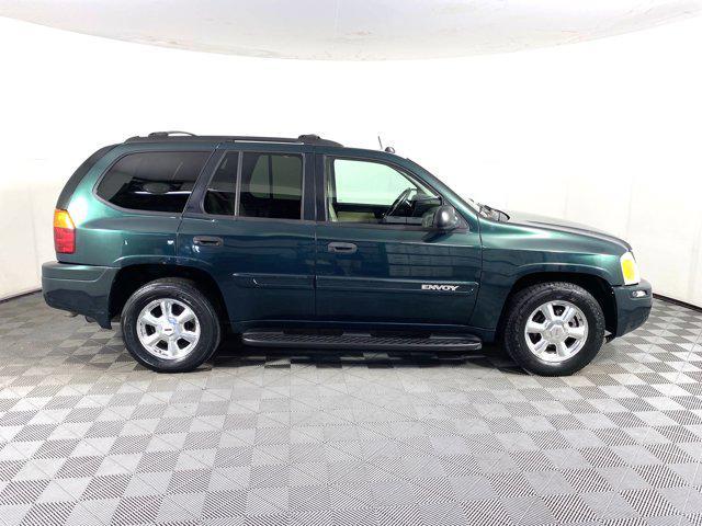 used 2005 GMC Envoy car, priced at $3,288