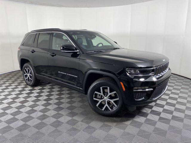 new 2025 Jeep Grand Cherokee car, priced at $44,492
