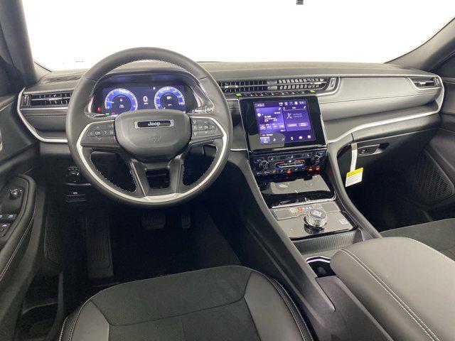 new 2025 Jeep Grand Cherokee car, priced at $41,004