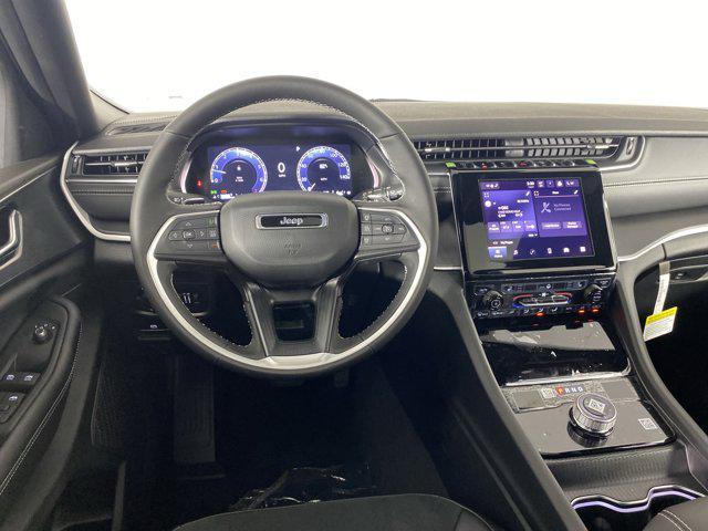 new 2025 Jeep Grand Cherokee car, priced at $41,004