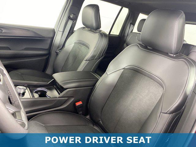 new 2025 Jeep Grand Cherokee car, priced at $41,004