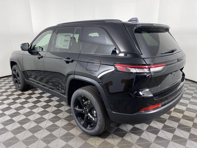 new 2025 Jeep Grand Cherokee car, priced at $45,885