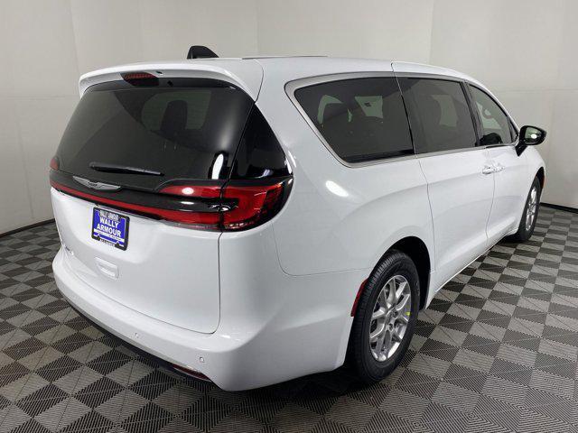 new 2025 Chrysler Pacifica car, priced at $39,001