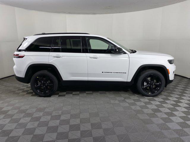 new 2025 Jeep Grand Cherokee car, priced at $41,201