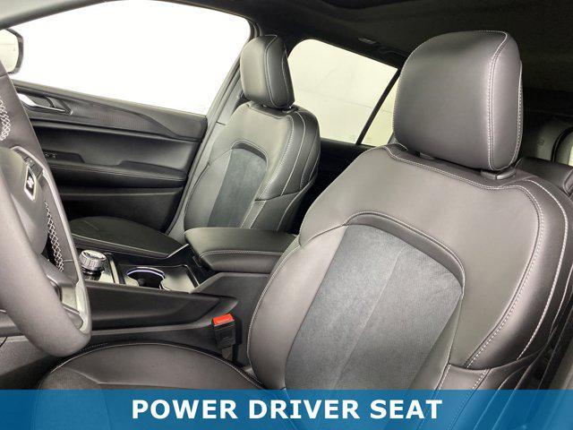new 2025 Jeep Grand Cherokee car, priced at $41,201