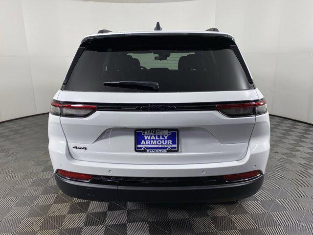 new 2025 Jeep Grand Cherokee car, priced at $41,201