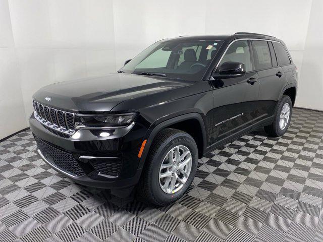 new 2025 Jeep Grand Cherokee car, priced at $38,428