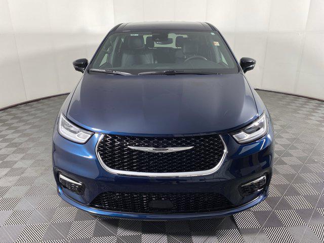 new 2025 Chrysler Pacifica car, priced at $46,220