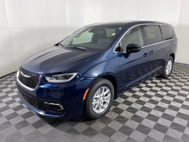 new 2025 Chrysler Pacifica car, priced at $46,220
